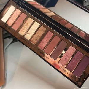 Charlotte Tilbury star- in- your eyes eyeshadow